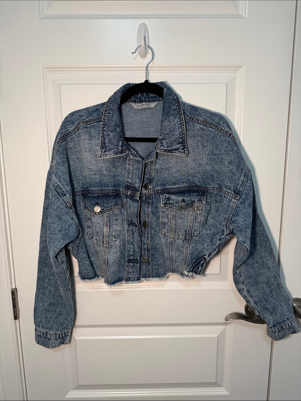 blu[edit] Women's Large Cropped Washed Denim Jean Jacket - Blue